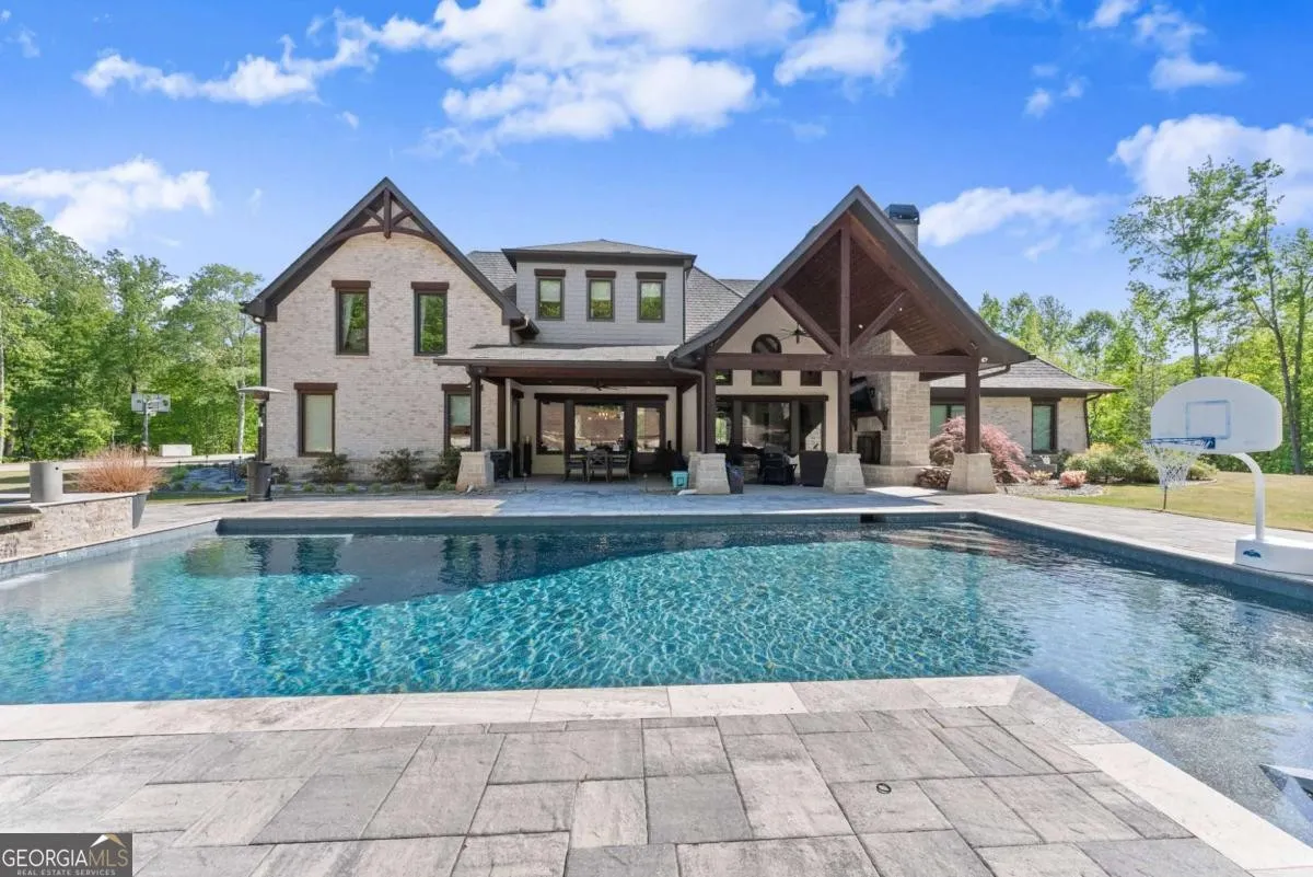 Representative short-term rental home in the Lake Lanier market